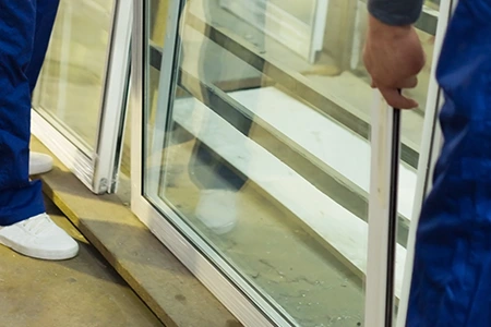 Commercial Glass Repair Technician in Casselberry, FL